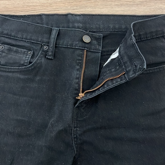 Vintage Levi Shorts - Picture 5 of 5